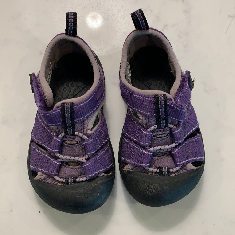 Keen size 6 toddler water shoes